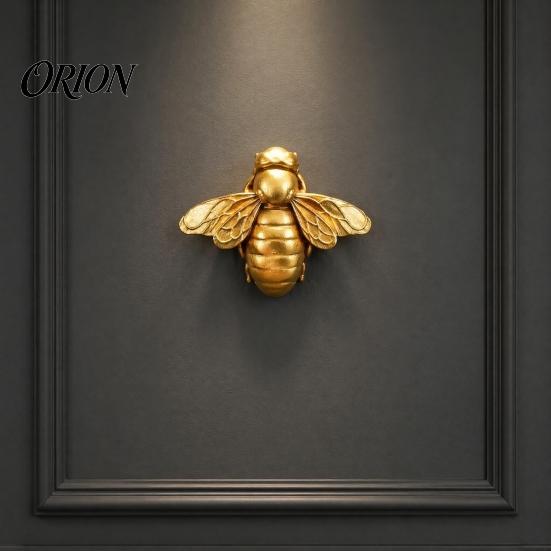 Modern French Style Wall Decor Vintage Gilded Bee Resin Figurine, Lifelike 3D Insect Sculpture with Built-In Light Luxury Home Accents Hook, Tabletop