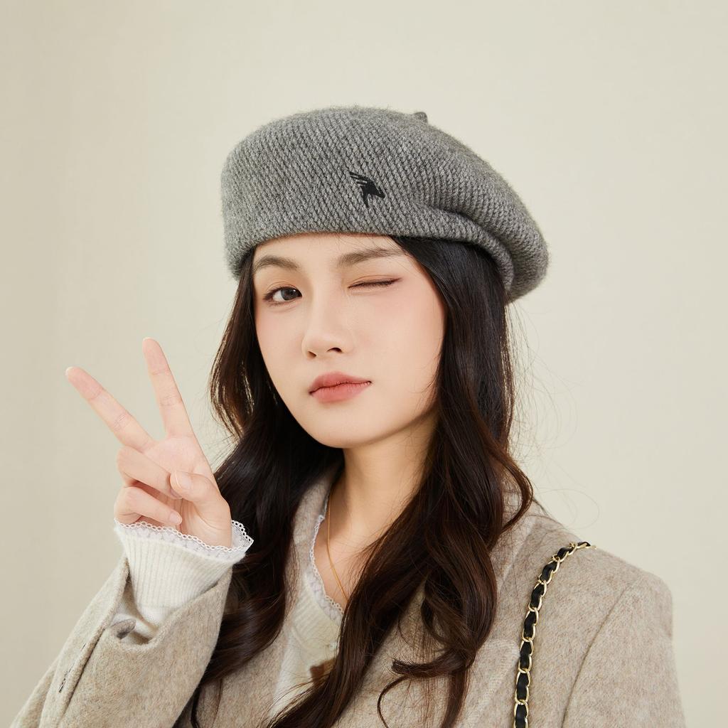 Japanese Autumn and Winter Fashion Knitted Beret Women Casual and Versatile Face Showing Small Beret Hat Warm and Fashionable Painter Hat