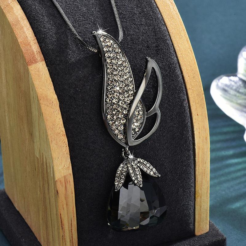 Personalized Crystal Sweater Chain Female Long Autumn And Winter Water Drop Crystal Versatile Wing Necklace