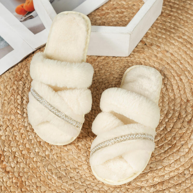 Fashion Cross Strap Fluffy Fur Indoor Slippers Women 2025 Winter Elegant White Furry Flat Heel Home Slippers Warm Plush House Slides