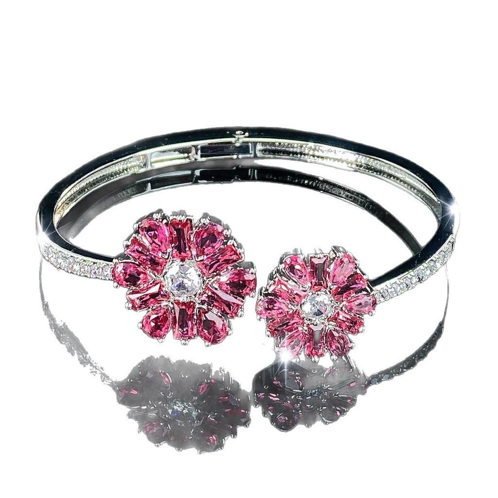 New Classic Elegant Fashionable Light Luxury Stone Rose Red Flower Bracelet for Women