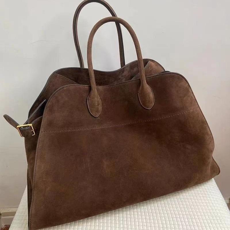 A Niche Design Travel Handbag with A High-end Feel, A Large-capacity Tote Bag for Commuting