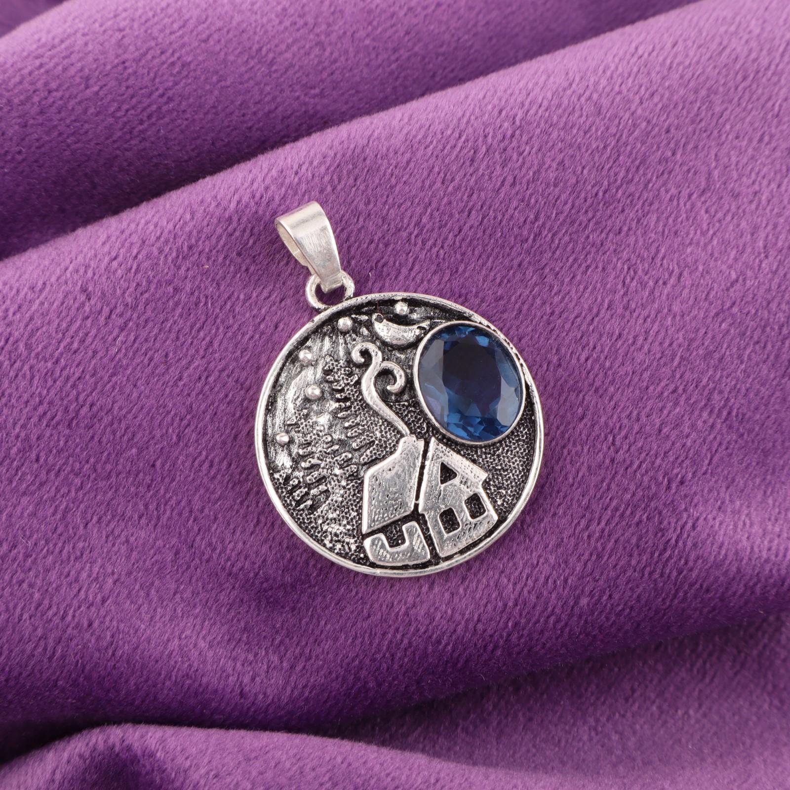 

Лондонский голубой топаз Драгоценный камень 925 Стерлинговое серебро Ювелирные изделия Ручной работы Подвеска 1.29 CP-39-12