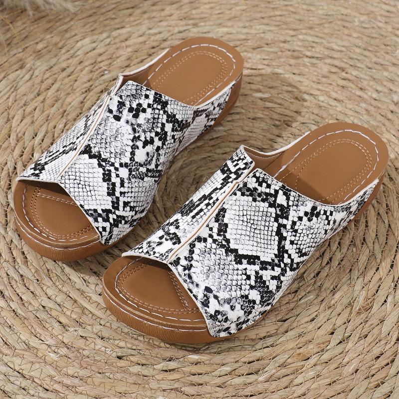 Summer New Sandals Women's Comfortable Slope Heel Thick Bottom Simple Casual Outer Slippers