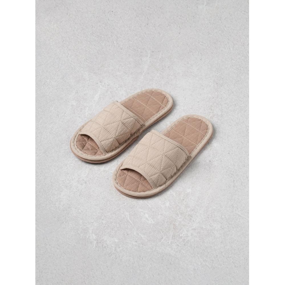 

Daiso Quilting Slippers 230 250 Mm