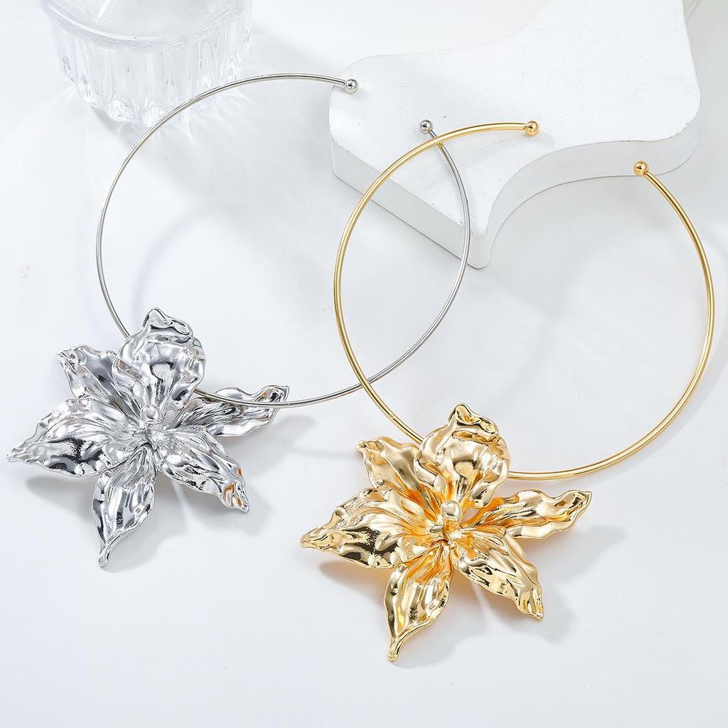 Exaggerated Flower Alloy Necklace - Trendy European/American Hip-Hop Style