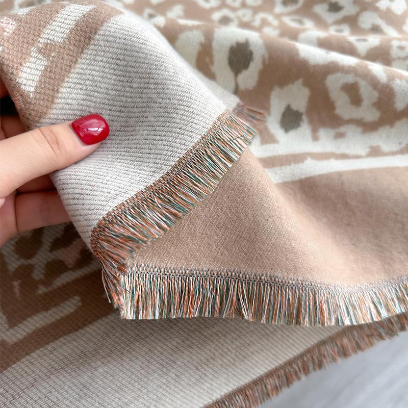 Light Luxury Warm Versatile Shawl Dual-Purpose Cape Korean Version Printed Leopard Print Texture Thickened Scarf Women