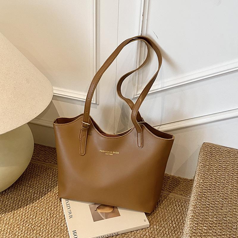 Retro Bag Women's Large-capacity New Autumn and Winter Versatile Simple Shoulder Bag Fashionable Commuter Tote Bag