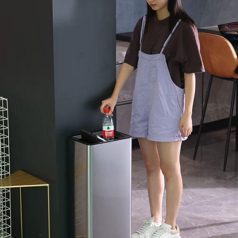 Mülleimer mit Schüttdeckel aus Edelstahl