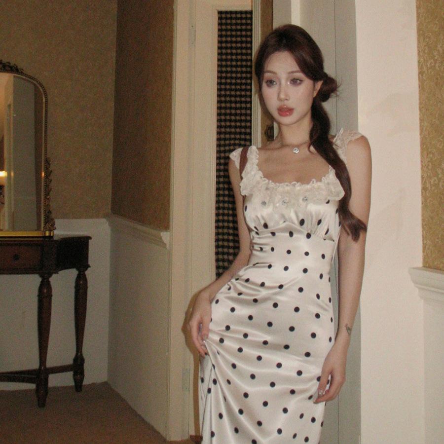 Lace backless polka dot hot girl camisole dress for women, summer new French hip-hugging mid-length dress for women
