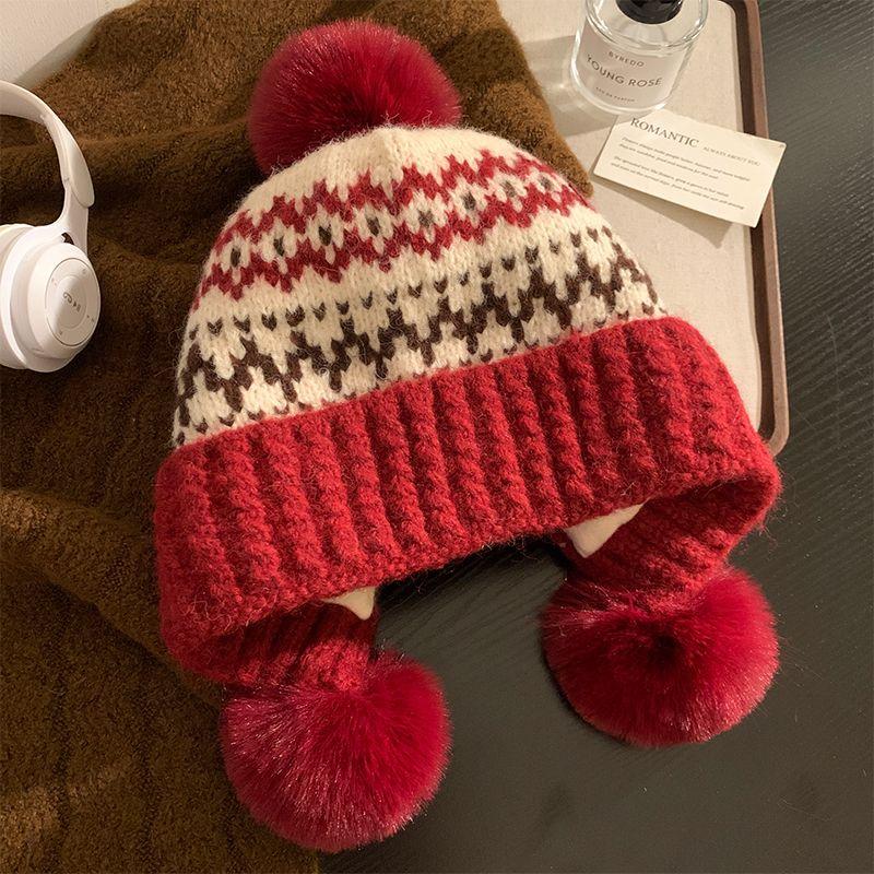 Knitted Hat Women's Winter Hairball Thickened Thermal Pullover Hat Cold Ear Protection Wool Hat