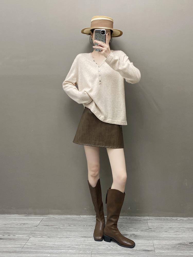 Women's Versatile V-Neck Cashmere Sweater - Loose Fit, Buttoned, Lazy Style Knitwear for Autumn/Winter