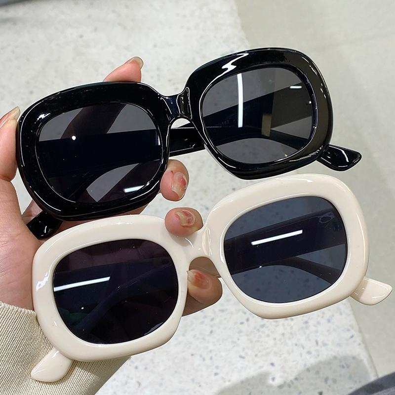 Women Sunglasses Trendy Vintage Round Female Shades Eyewear Fashion Popular Ins Simple Retro Sun Glasses for Lady