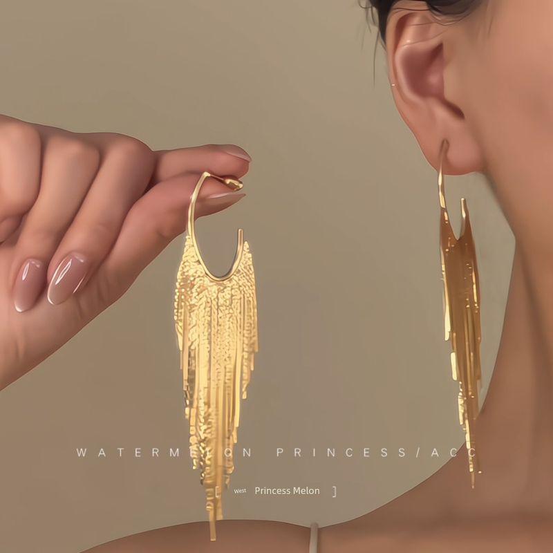 

Accessible Luxury Goddess Affordable Luxury Style Long Fringe Earrings Women s Fancy European and American Dinner Dress Golden Earrings S925 Silver Needle Model - Ear Piercing Required
