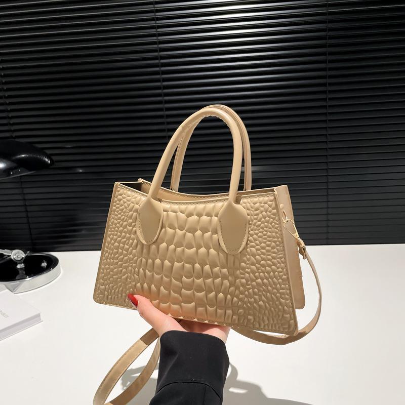 

Модная портативная маленькая сумка с крокодиловым узором женская 2025 новая простая сумка-бостон нишевая модная текстурная сумка-мессенджер хаки