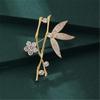 Korean Style Pearl Brooch: Versatile Floral Diamond Pin for Women's Coats