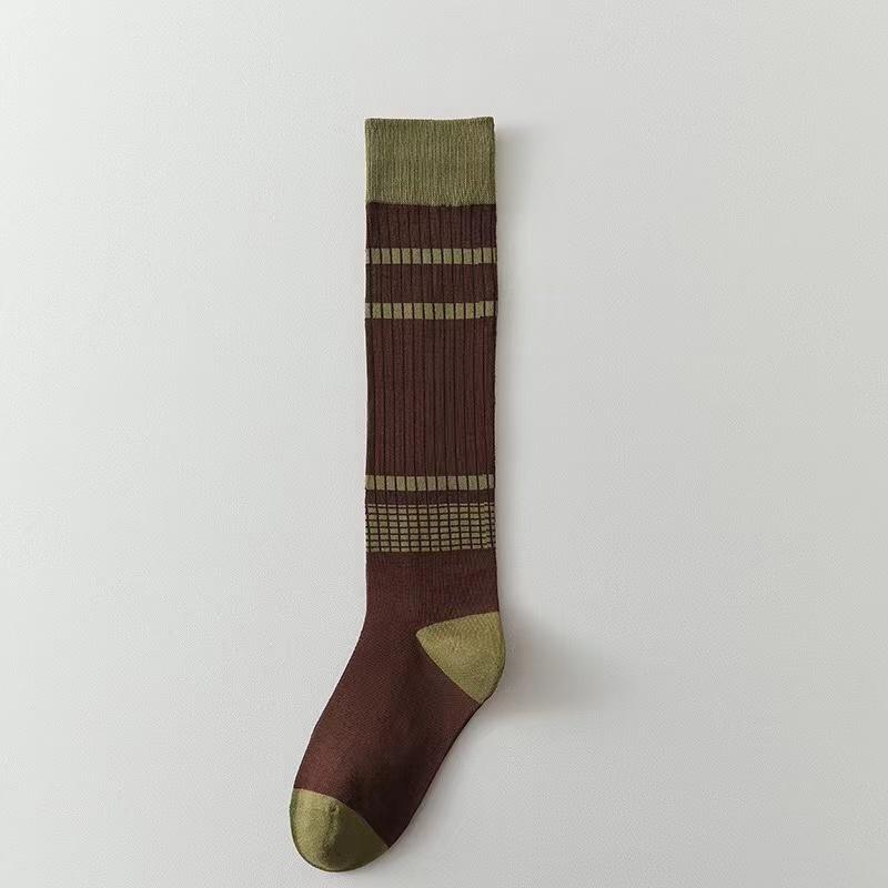 

Осенне-зимние женские гольфы средней длины до колена и голени в стиле ретро с яркими горизонтальными полосками, чулки из чистого хлопка в студенческом стиле One Size