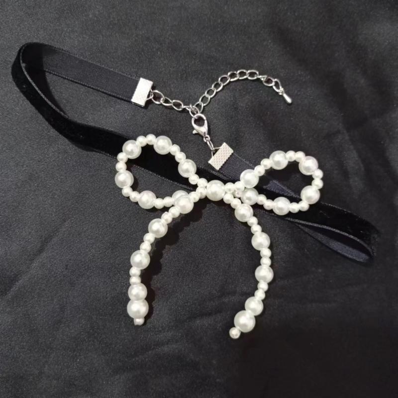 Elegant Bowknot Necklace Unique Perals Bowknot Pendant Necklace Accessories Stylish Ladies Choker Adornment for Women