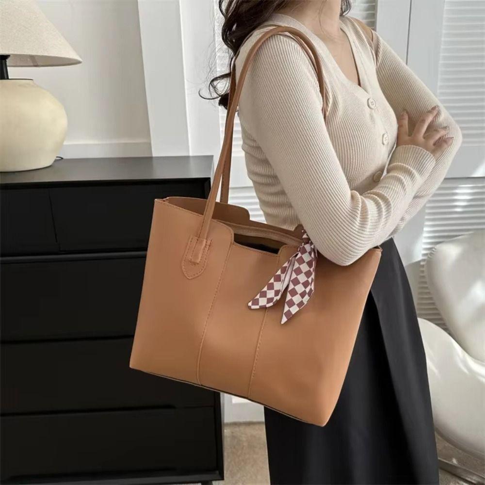 Commuting PU Leather Shoulder Bag French Style New Design Tote Bag Retro Underarm bag  Travel