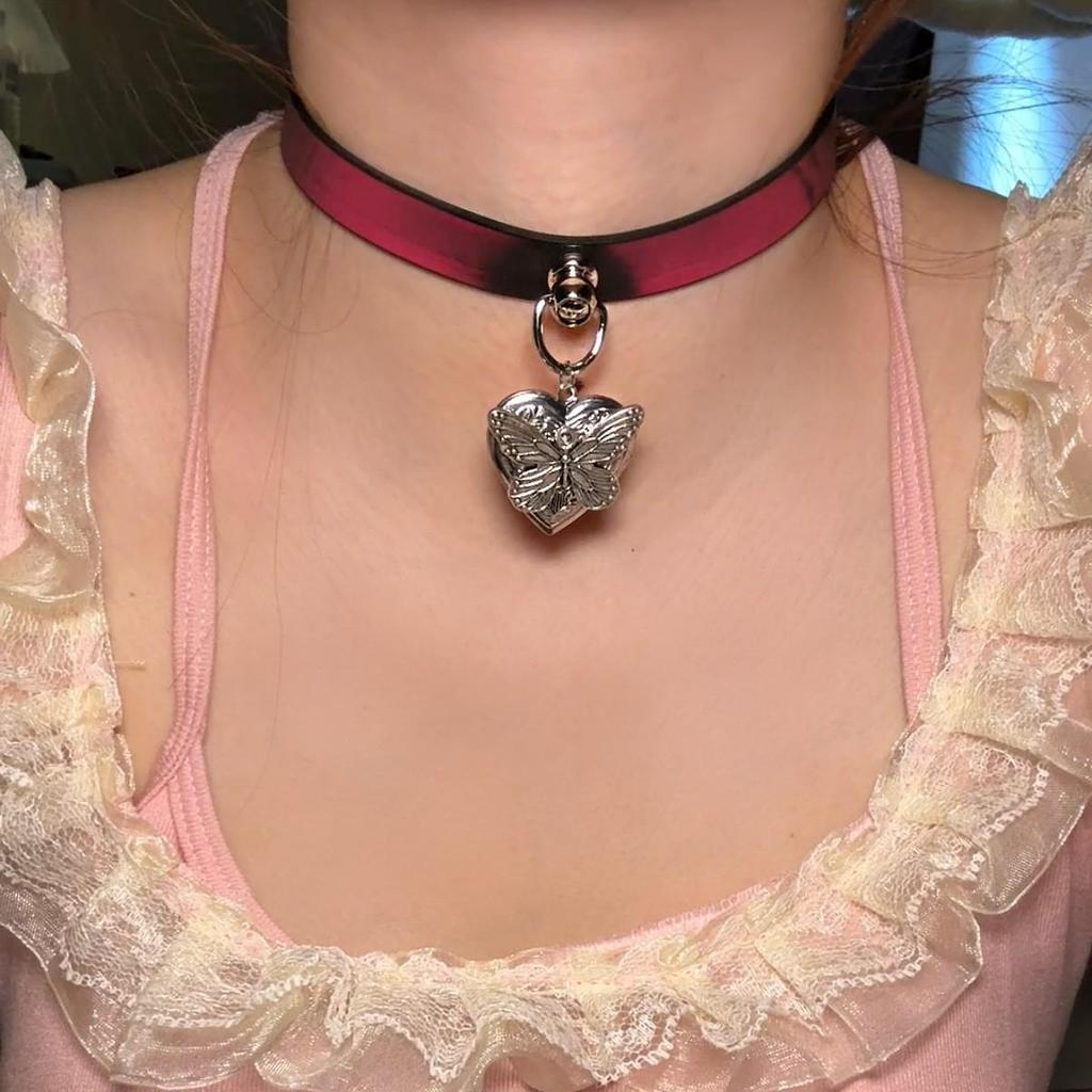 Chique Pittige Meisje Leren Bel Choker Ketting – Uniek Minderheidsontwerp