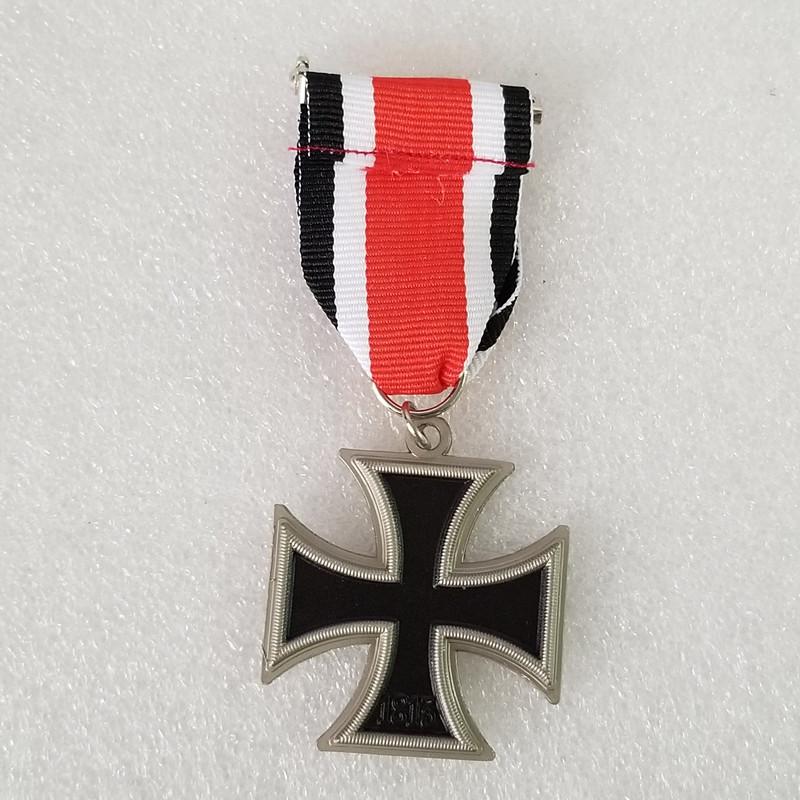 Russia USSR Iron Cross Badge metal badge Souvenir collection KGB CCCP