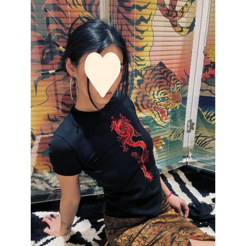 

Женская летняя футболка 2024 года с черным принтом «Год Дракона», облегающего кроя S