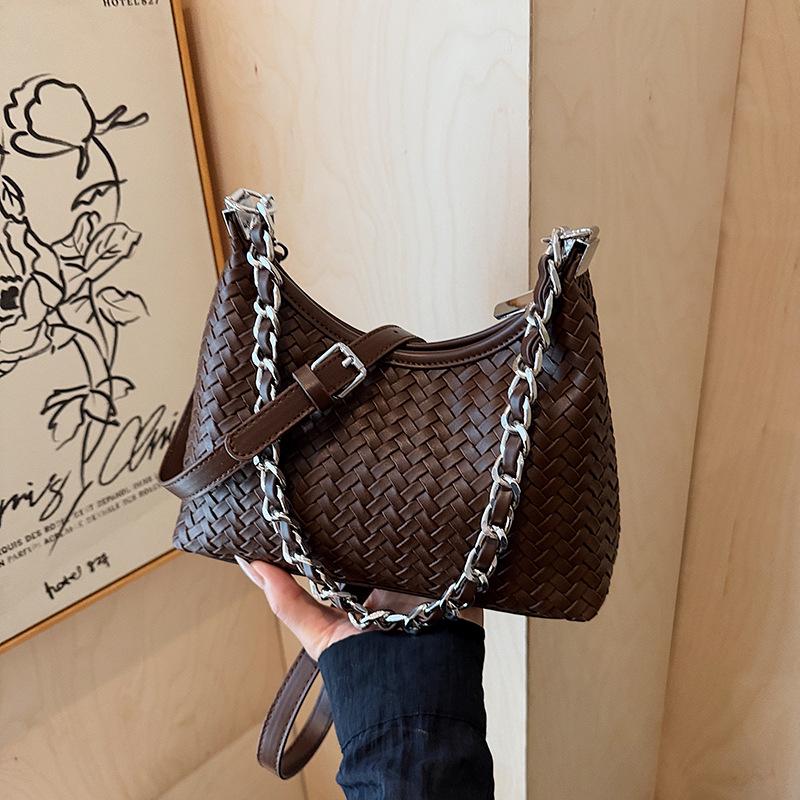 

2025 Trendy Woven Women s Crossbody Handbag: Versatile Shoulder & Underarm Bag One Size кофейный