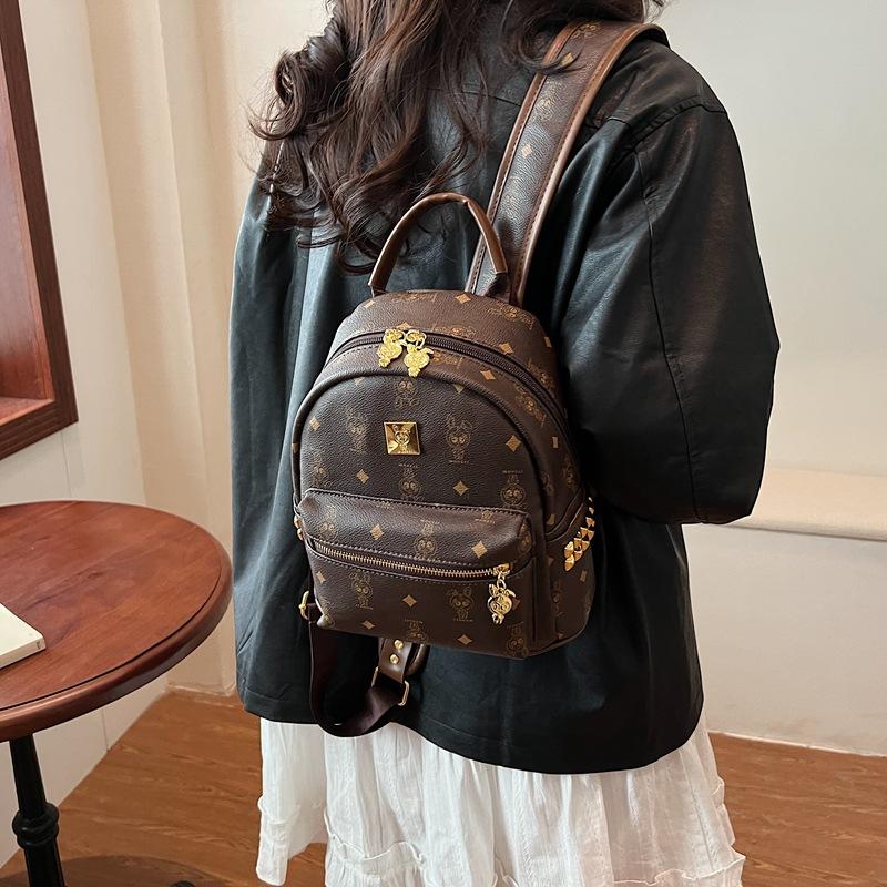 Backpack Women's Design Sense Niche Leisure 2025 New Fashion Student School Bag Premium Sense Lightweight Travel Backpack