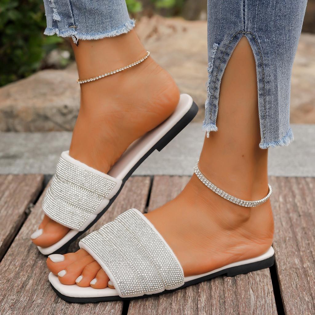 Fashion Women Summer 2024 Fashion Comfortable Outdoor Beach Flat Shoes Women Elegant Lightweight Trend Outdoor Slippers Slides Women