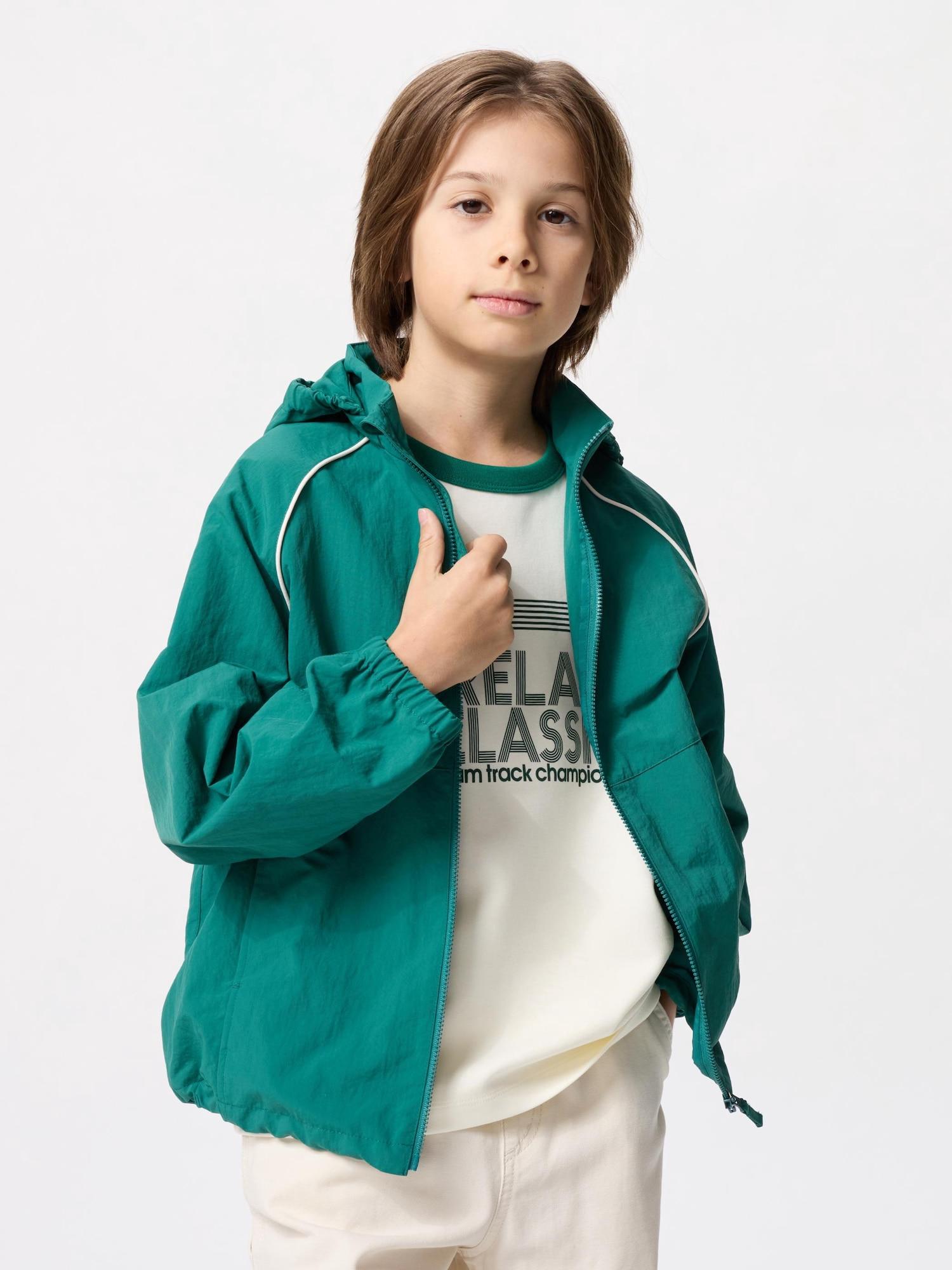 

Линия парки Uniqlo Kids с защитой от ультрафиолета и карманами