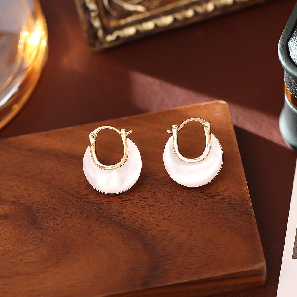 Элегантные U-образные серьги из перламутра - Высококлассные, Универсальные, Модные и Шикарные