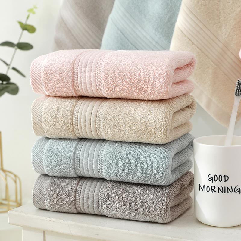 Asciugamani Set da 3 Asciugamani da Bagno Premium, (33 x 73cm) 100% Cotone Filato ad Anello, Asciugamani Leggeri e Altamente Assorbenti ad Asciugatura Rapida, Perfetti per l'Uso Quotidiano