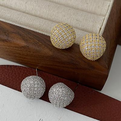Orecchini a bottone a sfera rotonda di lusso con diamanti, orecchini di alta qualità squisiti alla moda, orecchini di lusso leggeri di nicchia di design da donna