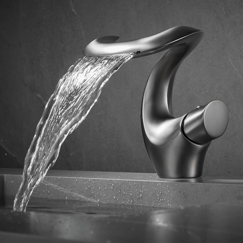 Luxuriöser Kupfer-Wasserfallhahn für das Badezimmer einer Villa – Heiß- und Kaltfunktion, kreatives Design für das Handwaschbecken