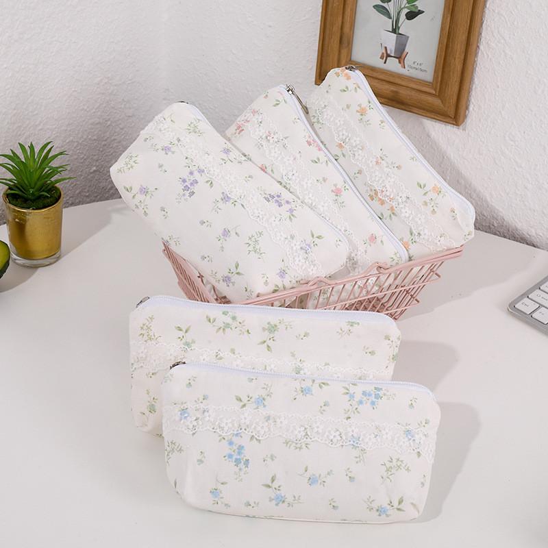 Süßes florales Federmäppchen im koreanischen Stil aus Canvas-Material, tragbar, große Kapazität für Schüler