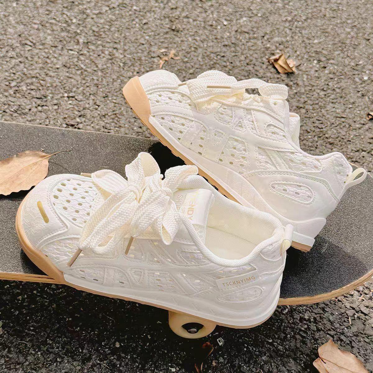 

Популярные кроссовки для пап женские легкие и тонкие ультралегкие 2025 весна и лето новые маленькие мужские увеличивающие рост на платформе популярные спортивные туфли 40 бежевый