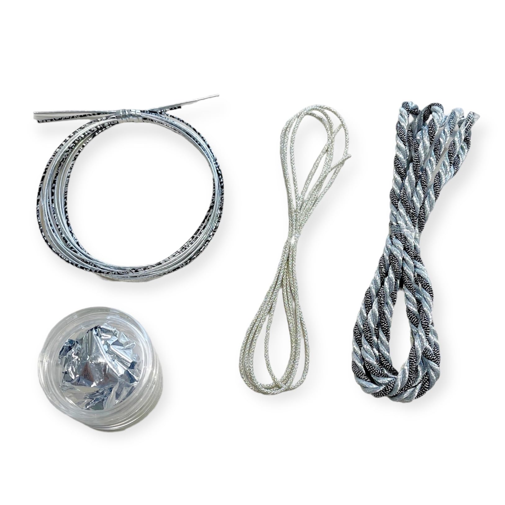

Japanese-style hair ornament with silver and black cord, silver foil, and mizuhiki (decorative cord). Perfect for coming-of-age ceremonies,