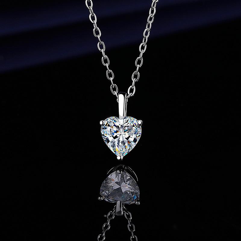 Heart-Shaped Zircon Pendant Necklace: High-Carbon Diamond Style Jewelry
