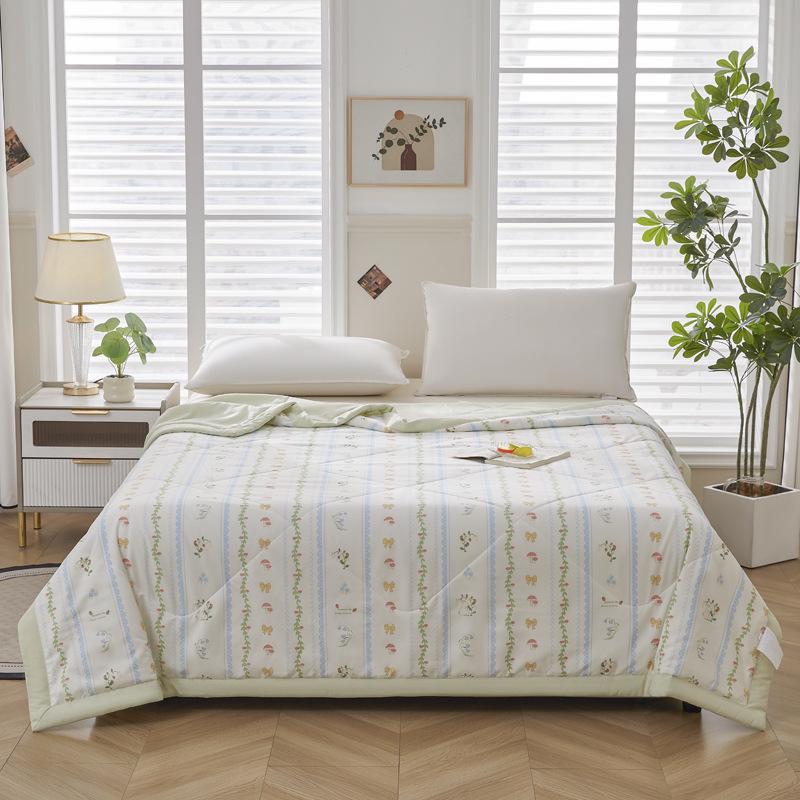Breathable Summer Quilt: Double-Layer Gauze, Machine Washable for Deep Sleep