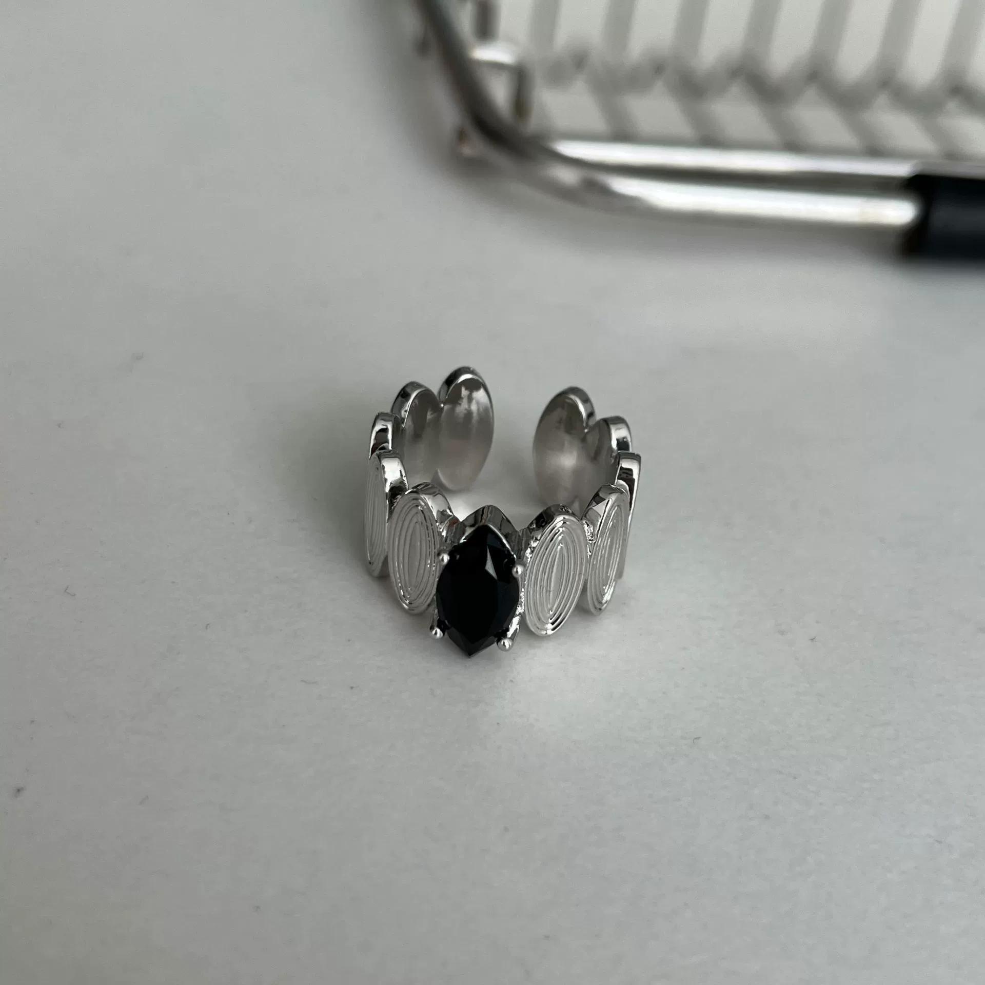 

Exaggerated Black Zircon Tassel Cuff Finger Rings For Women Punk Fashion New Jewelry Gift Party Music Festival resizable