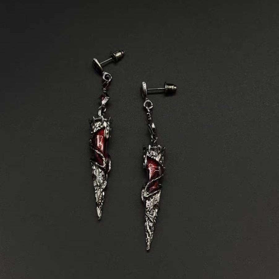 Love empty B game character impression earrings, dragon stud earrings, earrings without earrings, earclip game two-dimensional co earrings