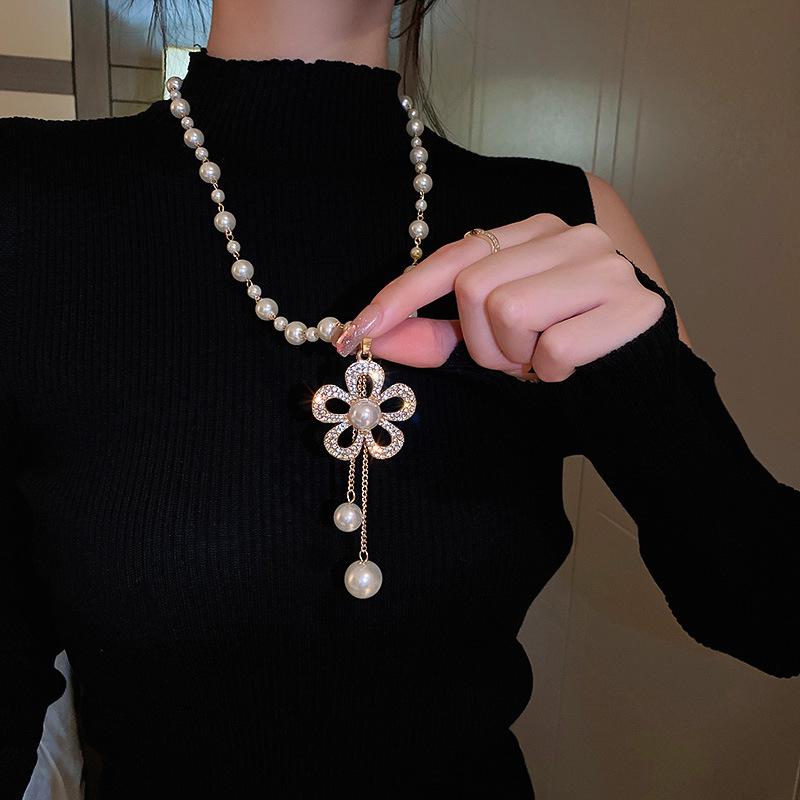 Elegant Minimalist Long Pearl Necklace - French Light Luxury High-End Women's Sweater Chain