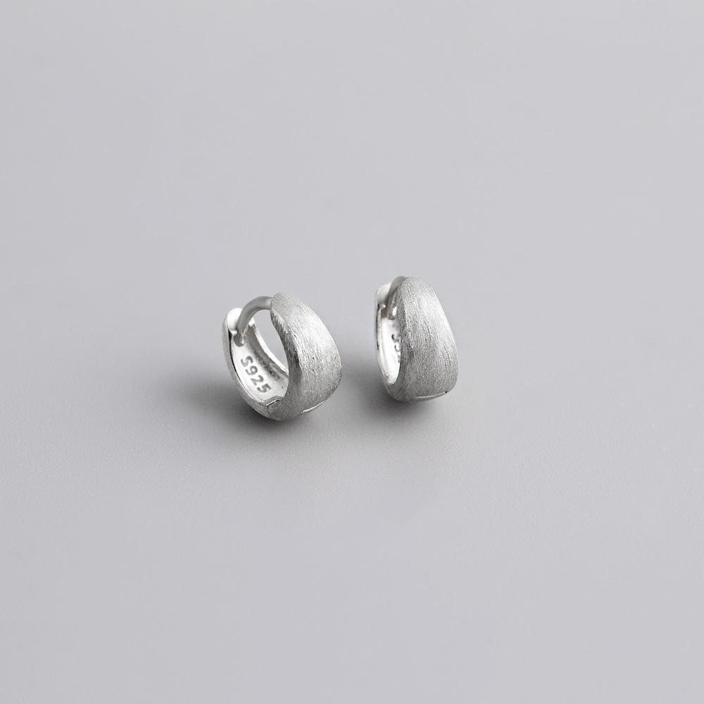 

WANTME 925 Silver Simple Wide Huggies Gothic Hoop Earrings for Women European Unisex Piercing Rock Jewelry Ear Buckles