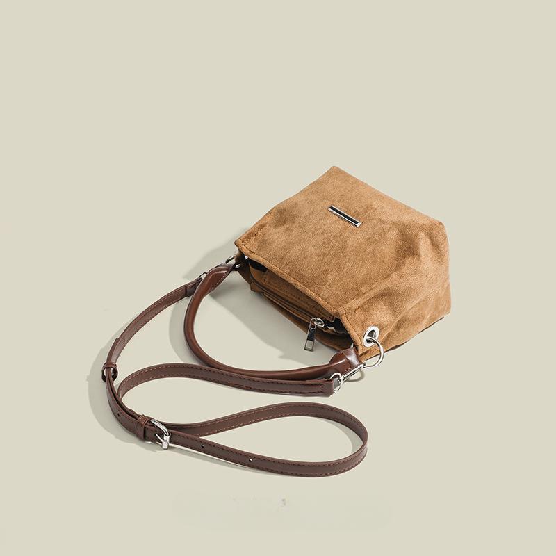 Kadınlar İçin Sonbahar ve Kış Modasında Kova Çanta Çok Yönlü Kadın El Çantası Süet İşe Gidiş Geliş Basit Kadın Postacı Çantası