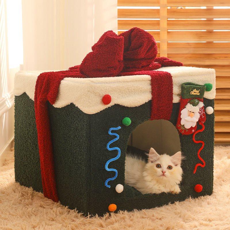 Custom Christmas Tree-Modelled Portable Pet Kennel