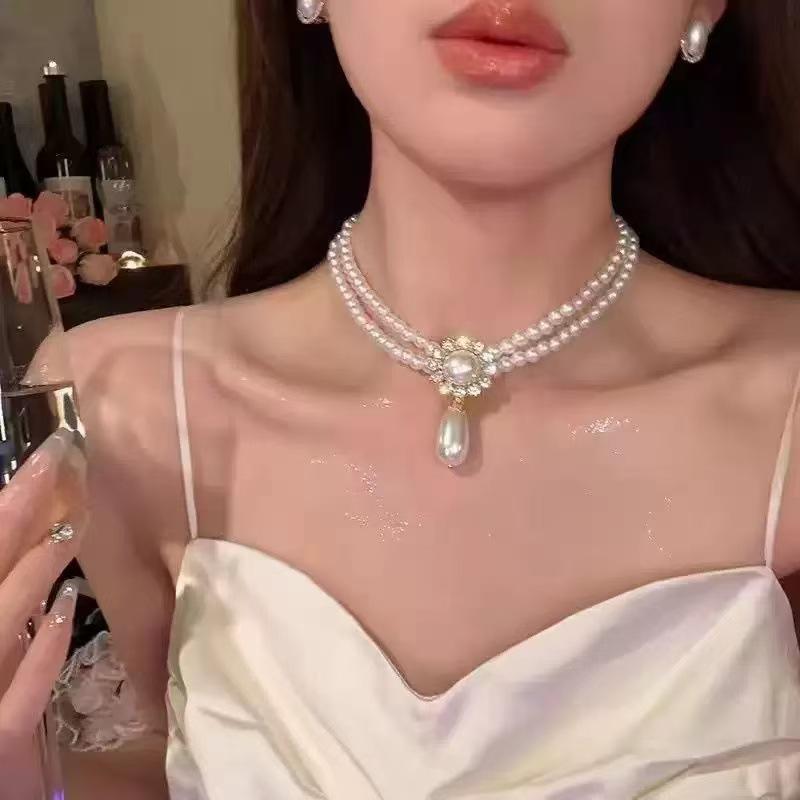 Glänzende Diamant-Schmetterling-Perlenkette: Damen Retro Würziges Mädchen Luxus Schlüsselbein Kette
