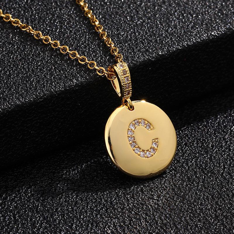 Colar Pingente Letra Inglesa de Luxo com Incrustação de Zircônia - Elegante Corrente Suéter de Moda Europeia e Americana para Mulheres