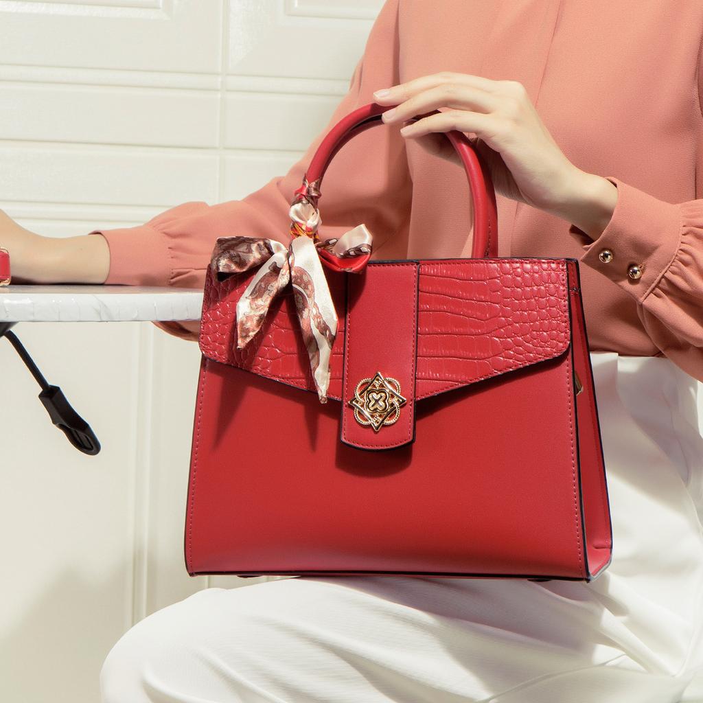 Mother's bag for wedding 2024, new model, elegant and classy, genuine leather red handbag for middle-aged women, mother-in-law's wedding handbag