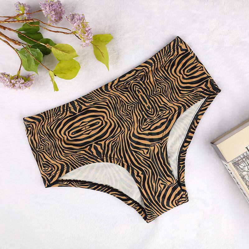 European & American Women's Leopard Print High-Waist Cotton Panties - Seamless, Breathable, Sexy Knit.