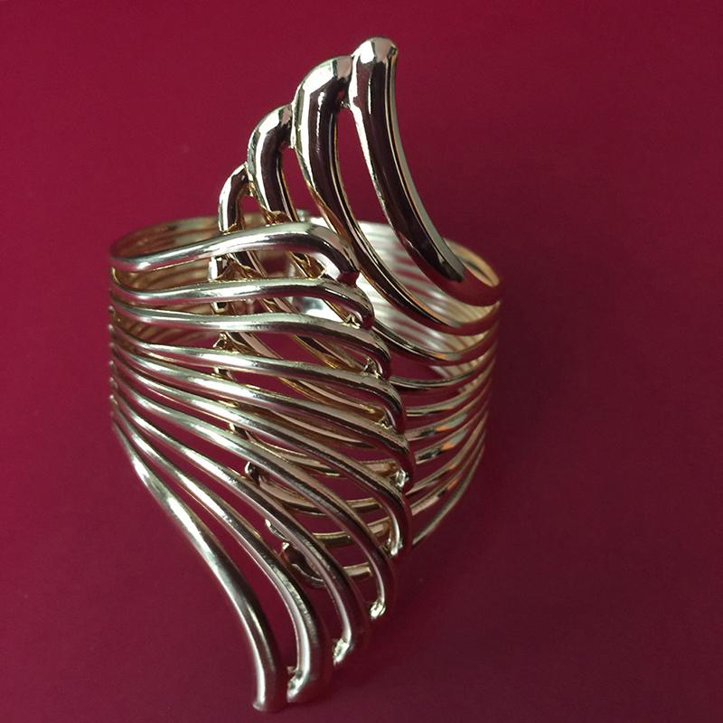 Cureaua clemă pentru perdea Perforare gratuită metal suprafață ușoară aripi model cataramă auriu